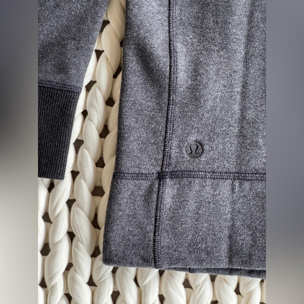 Lululemon Revolve Henley Heathered Black NWOT - Picture 4 of 6